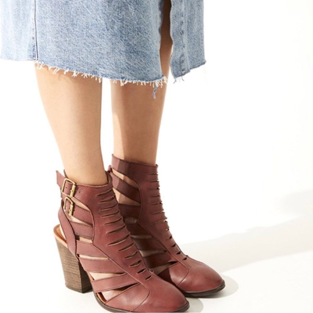 Free People Hayes Gladiator Heeled Bootie - Picture 8 of 8